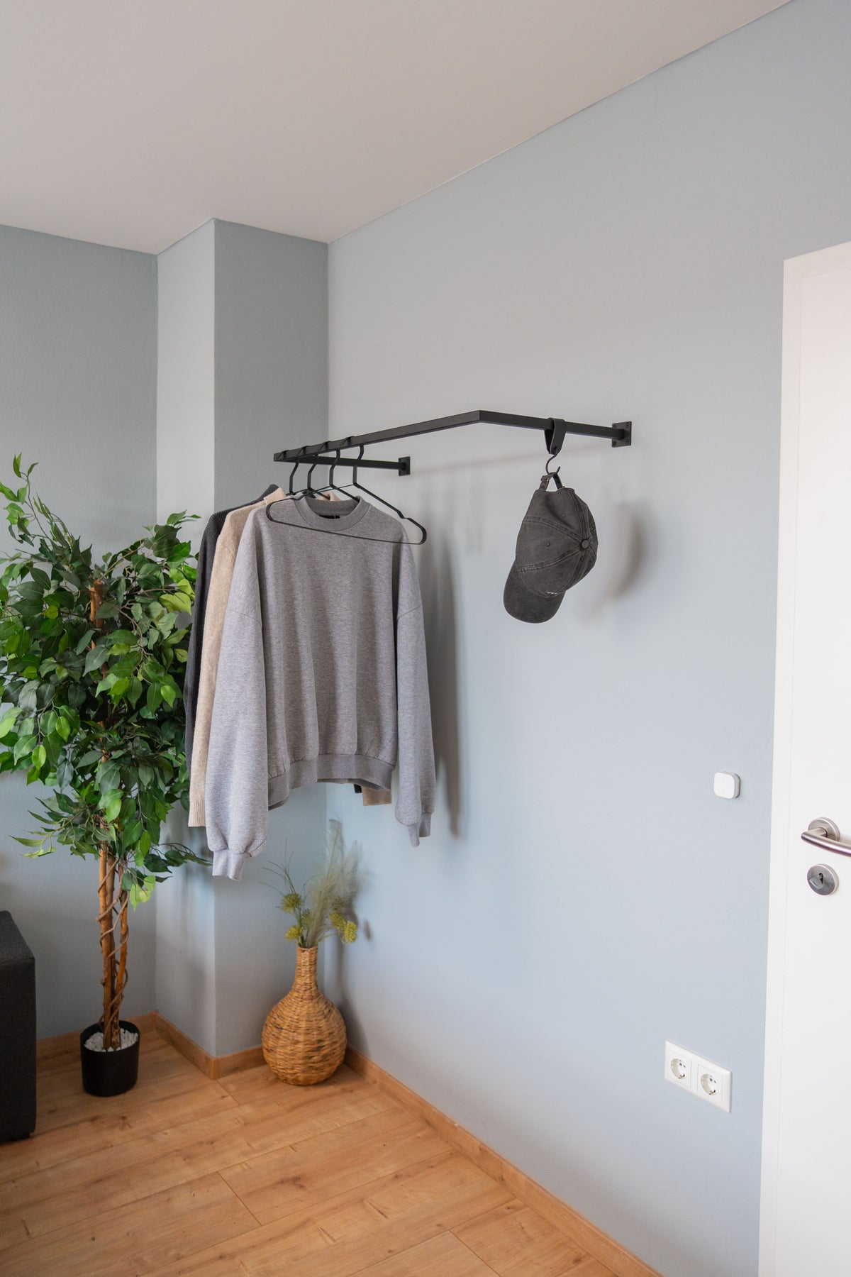 Kleiderstange für die Wand bequem online kaufen – Homemetall